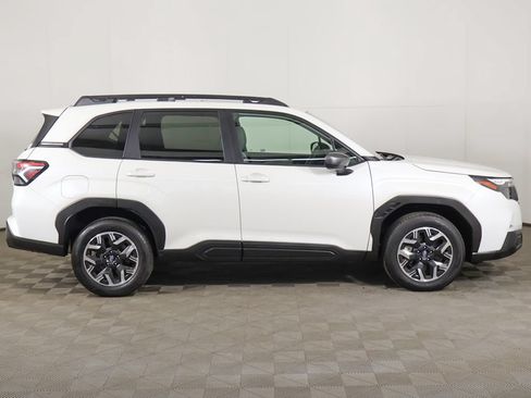 Used 2025 Subaru Forester Premium AWD/4WD image 18
