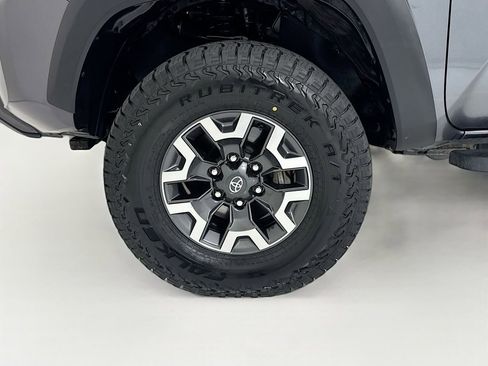 Used 2021 Toyota Tacoma TRD Off-Road w/ Blackout Package (TMS) AWD/4WD image 31