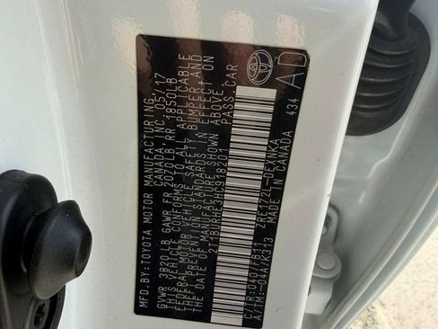 Used 2017 Toyota Corolla LE w/ Carpet Mat Package (TMS) FWD image 35