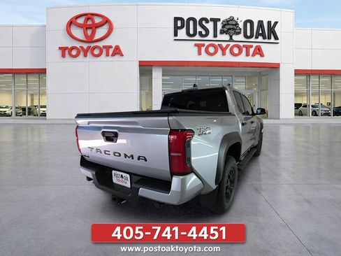 Used 2024 Toyota Tacoma TRD Off-Road AWD/4WD image 7