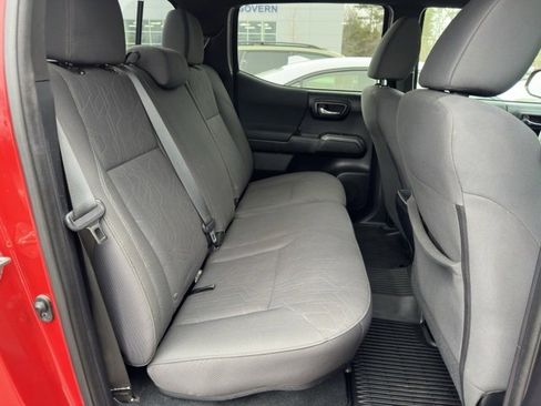 Used 2019 Toyota Tacoma TRD Sport image 20