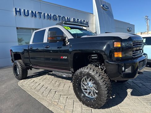 Used 2019 Chevrolet Silverado 2500 LTZ w/ Duramax Plus Package image 38