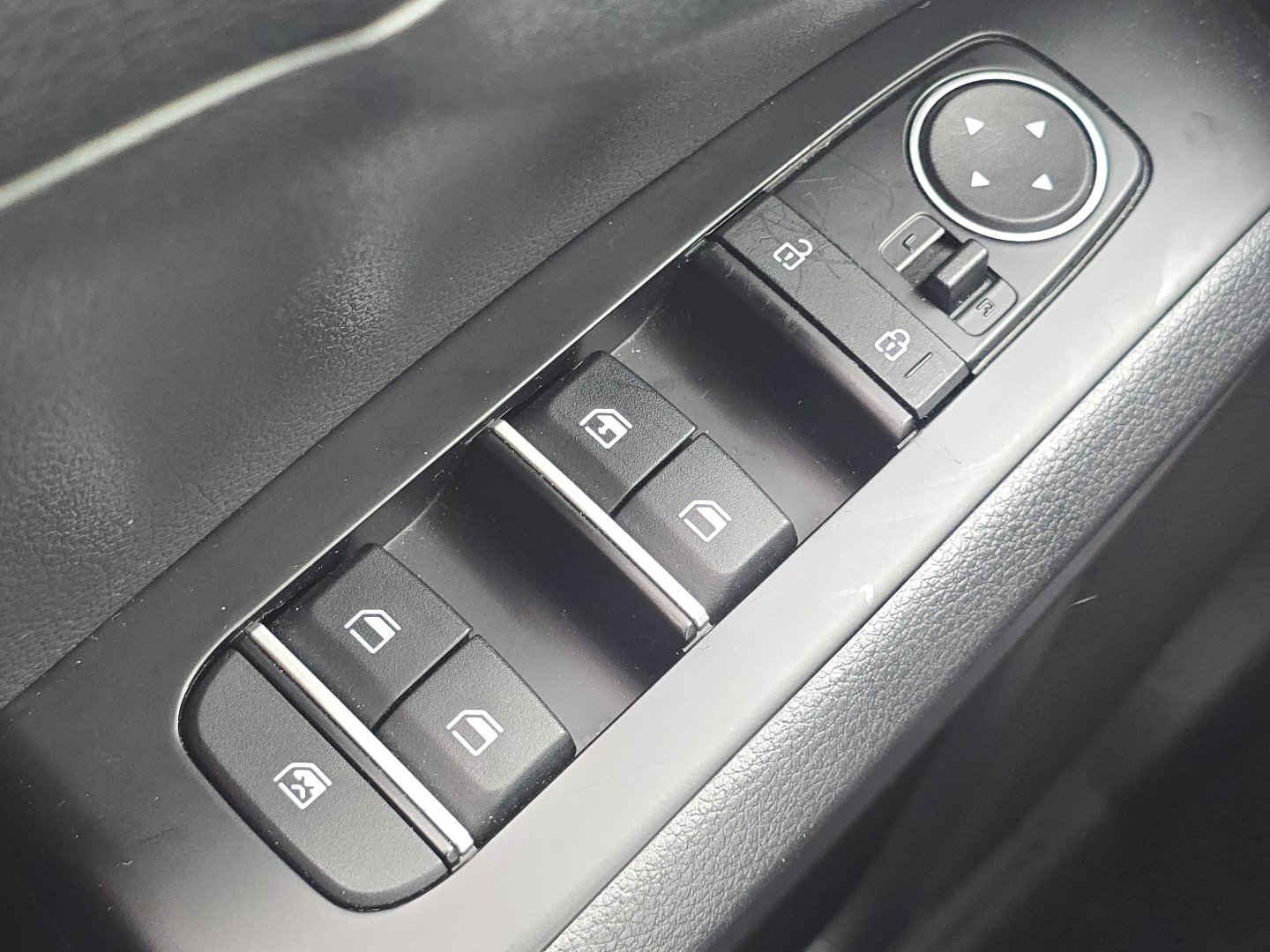Used 2025 Kia Soul LX w/ LX Technology Package FWD image 24