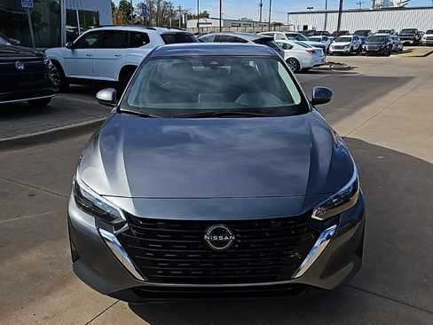 Used 2024 Nissan Sentra SV image 2