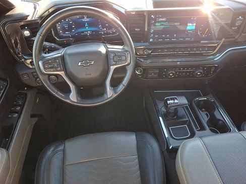 Used 2023 Chevrolet Silverado 1500 ZR2 w/ Technology Package AWD/4WD image 11