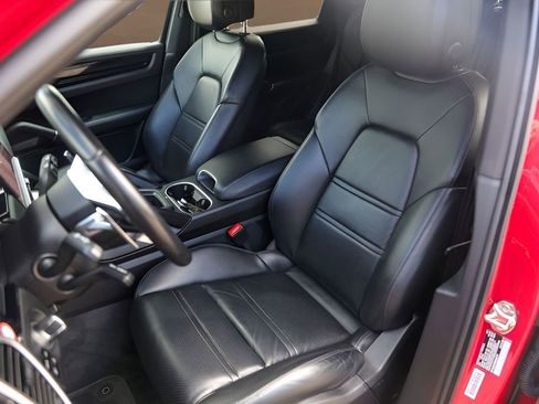 Used 2021 Porsche Cayenne AWD/4WD image 7