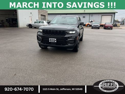 New 2025 Jeep Grand Cherokee Limited w/ Luxury Tech Group II image 4