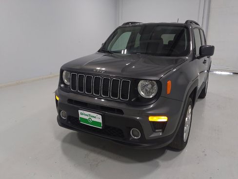 Used 2020 Jeep Renegade Latitude AWD/4WD image 15