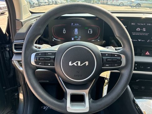Used 2023 Kia Sportage LX AWD/4WD image 12