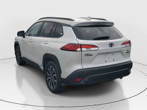 Used 2024 Toyota Corolla Cross SE image 5