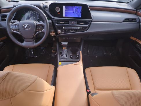 Certified 2025 Lexus ES 300h w/ Premium Package image 29