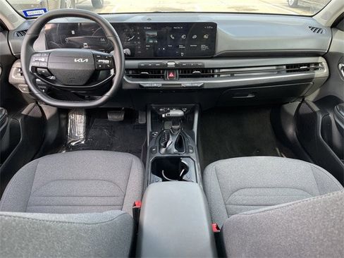 Used 2025 Kia K4 EX image 9