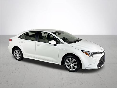Used 2024 Toyota Corolla LE FWD image 4