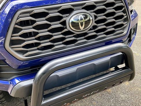 Used 2022 Toyota Tacoma TRD Off-Road image 30