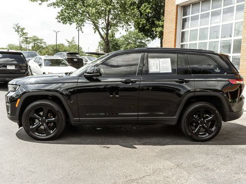 Used 2023 Jeep Grand Cherokee Altitude AWD/4WD image 31