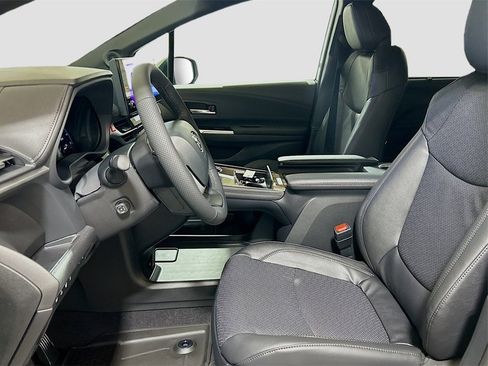 New 2026 Toyota Sienna Platinum image 20