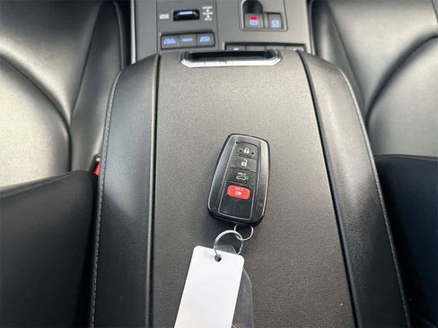 Used 2022 Toyota Highlander XLE image 37