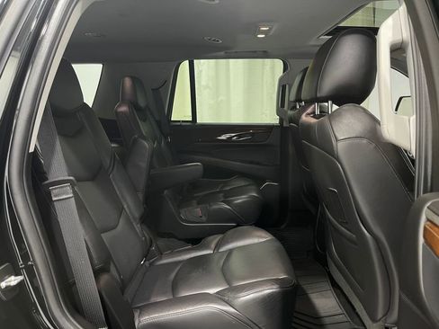 Used 2018 Cadillac Escalade Luxury image 34