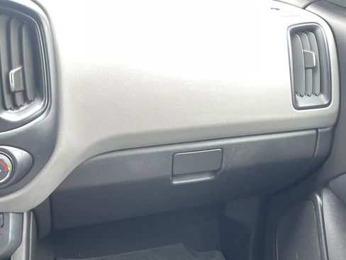 Used 2019 Chevrolet Colorado W/T w/ WT Convenience Package AWD/4WD image 16