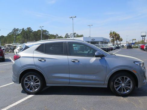 Used 2023 Buick Encore GX Select w/ Sport Touring Package image 2
