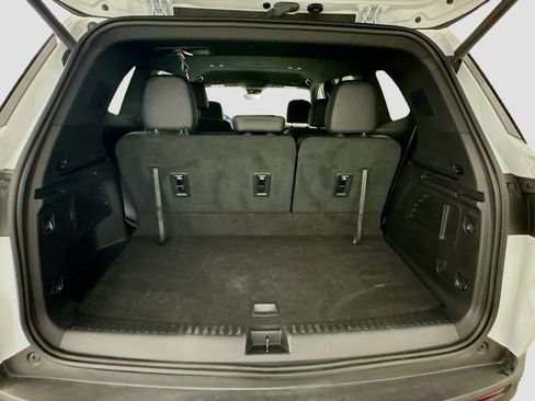 Used 2025 Buick Enclave Preferred image 31