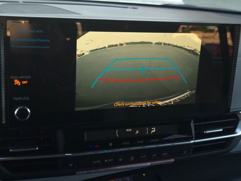 Certified 2026 Toyota Sienna XLE FWD image 15