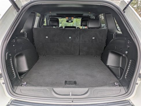 Used 2022 Jeep Grand Cherokee Limited image 12