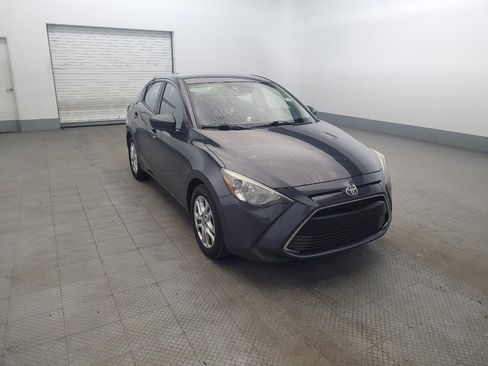 Used 2018 Toyota Yaris iA image 13