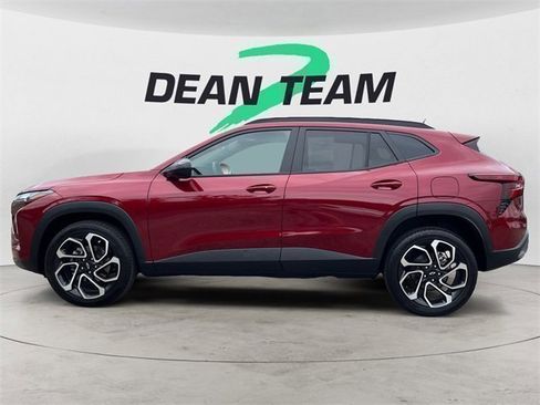 Used 2025 Chevrolet Trax RS w/ Driver Confidence Package image 5