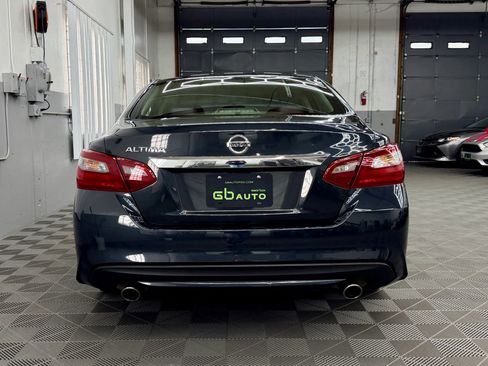 Used 2018 Nissan Altima 2.5 S w/ S Convenience Package image 3