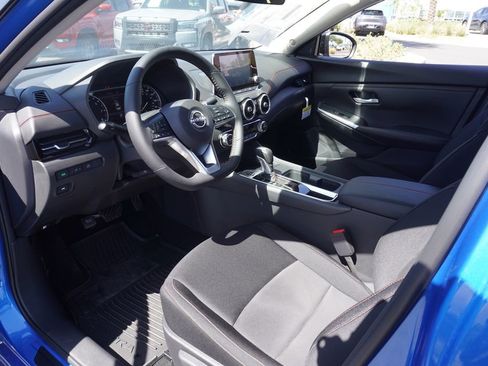 Certified 2025 Nissan Sentra SR w/ Midnight Edition image 16