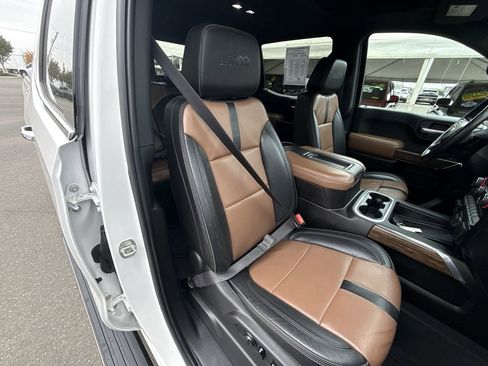 Used 2019 Chevrolet Silverado 1500 High Country w/ Technology Package image 28