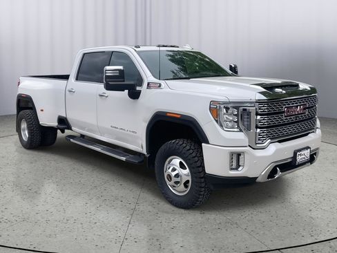 Used 2022 GMC Sierra 3500 Denali w/ Denali Ultimate Package image 8