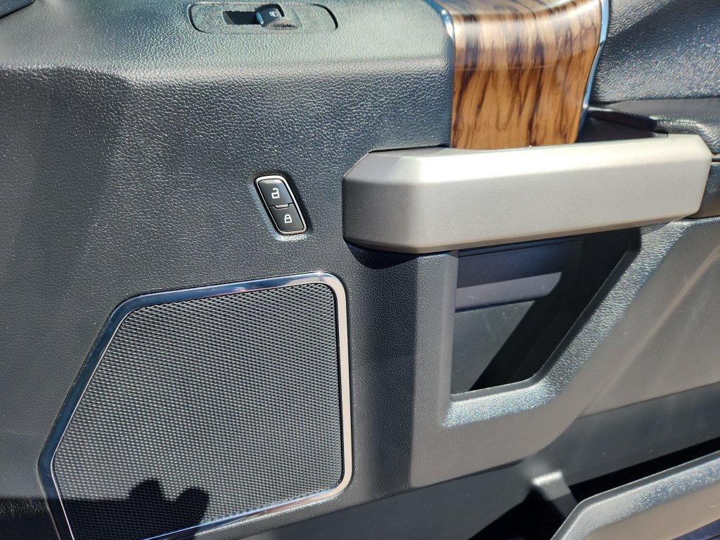 Used 2019 Ford F150 Lariat RWD image 13