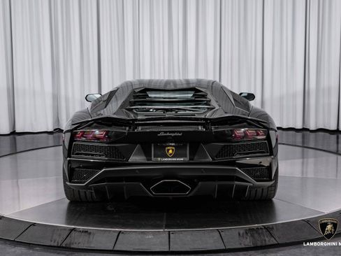 Used 2018 Lamborghini Aventador S image 32