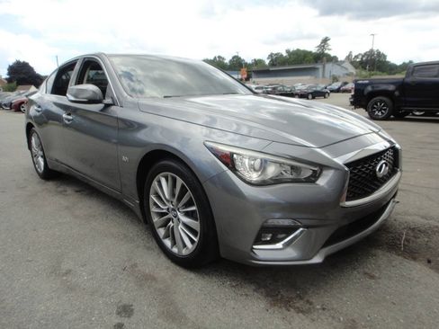 Used 2019 INFINITI Q50 Luxe w/ Essential Package (3.0T Luxe) AWD/4WD image 3