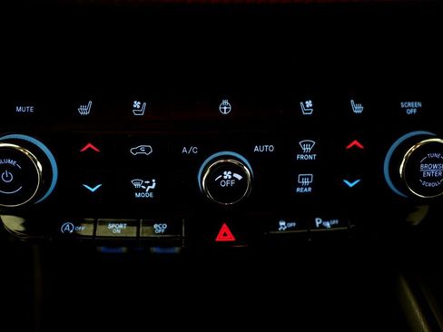 Used 2024 Dodge Durango GT image 25