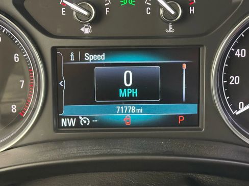 Used 2018 Buick Enclave Essence image 15