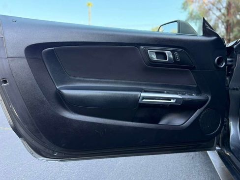 Used 2019 Ford Mustang Convertible RWD image 22