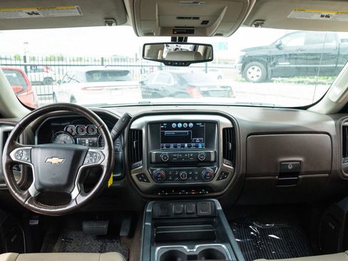 Used 2018 Chevrolet Silverado 1500 LTZ Z71 w/ LTZ Plus Package AWD/4WD image 17