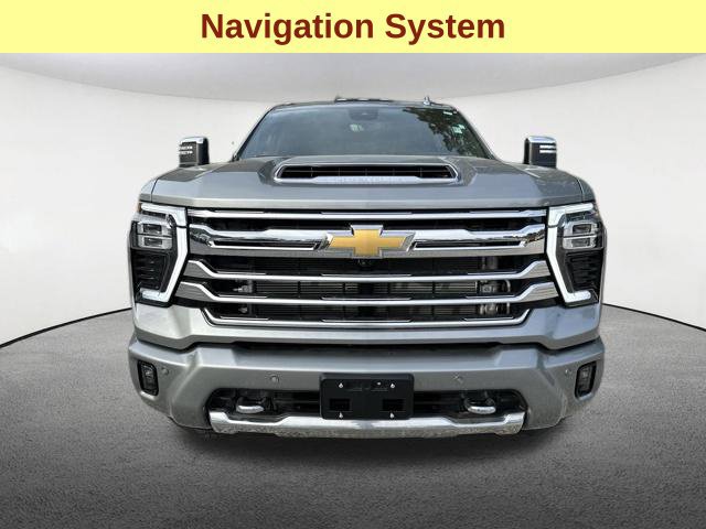 Used 2025 Chevrolet Silverado 3500 High Country w/ High Country Premium Package AWD/4WD image 4