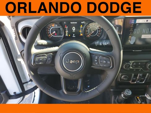 Used 2026 Jeep Wrangler Sport S image 13