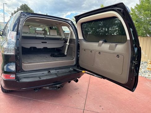 Used 2019 Lexus GX 460 Premium w/ Premium Package AWD/4WD image 9