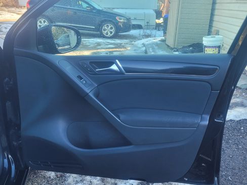 Used 2013 Volkswagen Golf 4-Door image 21