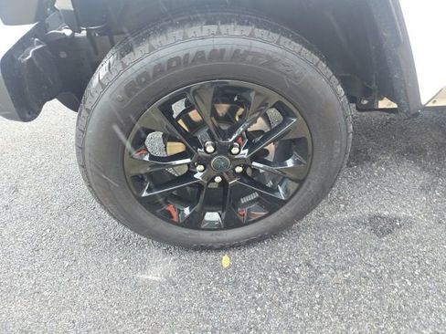 Used 2025 Jeep Wrangler Unlimited Sahara w/ Safety Group image 8