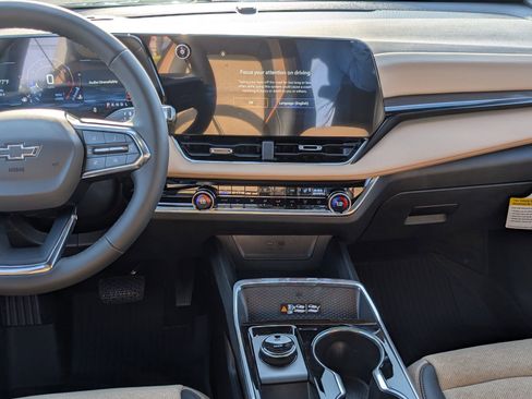 New 2026 Chevrolet Equinox ACTIV w/ Convenience Package III image 18