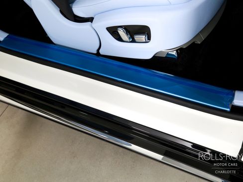 Used 2025 Rolls-Royce Spectre w/ Spectre Enhancement Package image 28