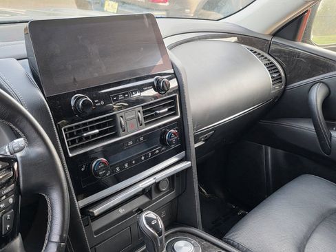 Used 2024 INFINITI QX80 Luxe image 4