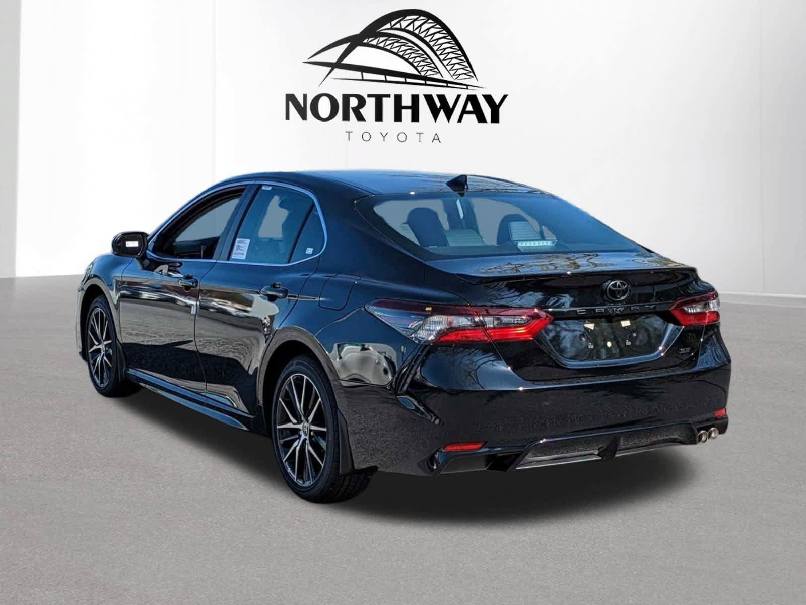 Used 2024 Toyota Camry SE w/ Cold Weather Package FWD image 14