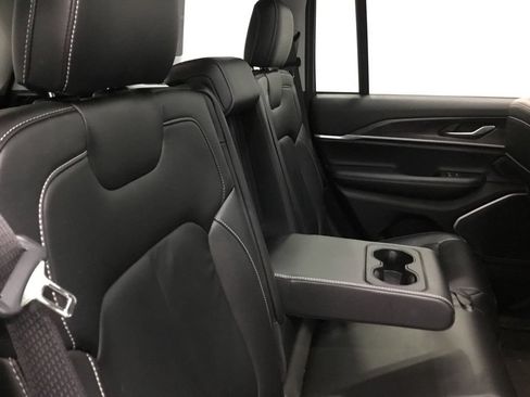 Used 2022 Jeep Grand Cherokee Limited AWD/4WD image 23